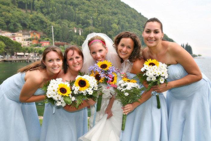 Serivizi fotografici di matrimoni e cerimonie.